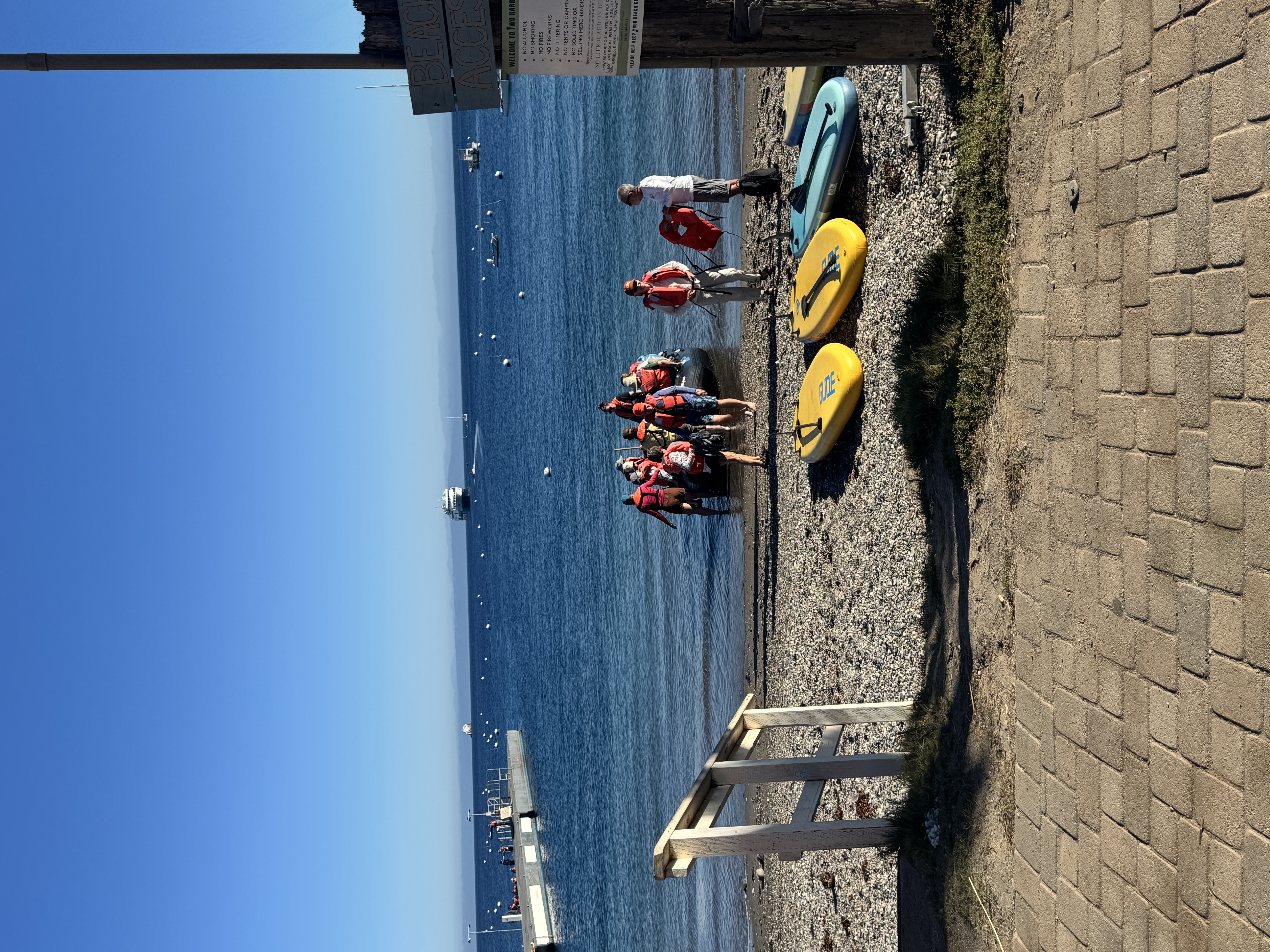 Kayaking and stand-up paddleboarding at Catalina Island